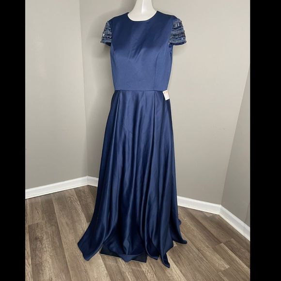 MAC DUGGAL ELEGANT HAND-BEADED CAP SLEEVE A-LINE GOWN - Picture 7 of 10